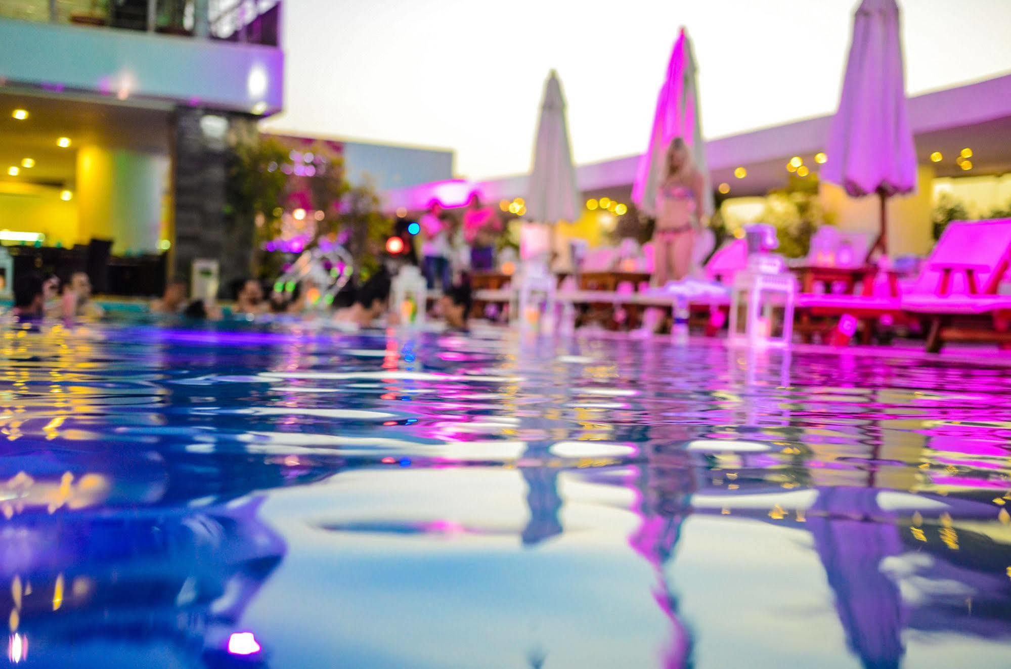 Sun - The Gabriel Hotel